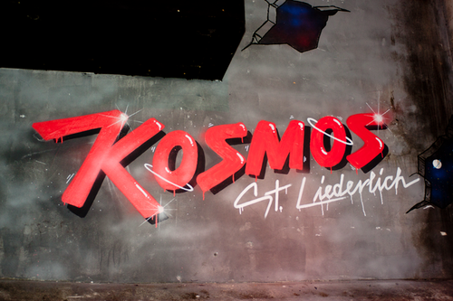 kosmos-graffiti-art-innenbereich